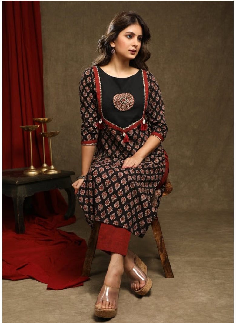 AMTHI 100% Cotton Printed Straight Women's Kurti - Black ( Pack of 1 )